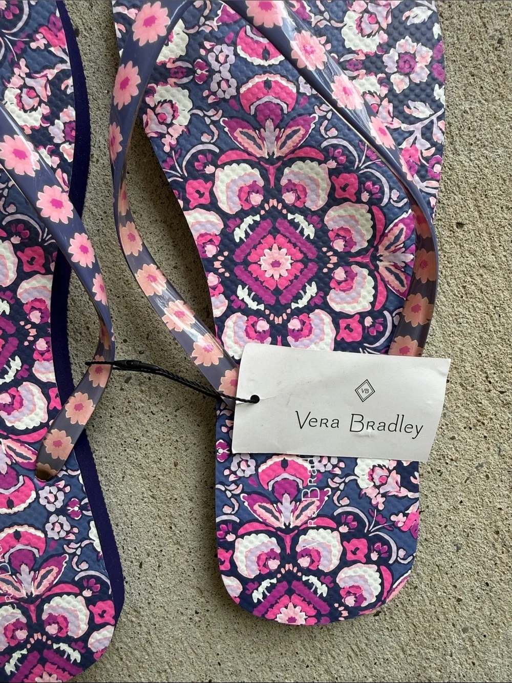 Vera Bradley Magenta Medallion Print Flip Flops-NEW- Size Large (women’s 9-10)
